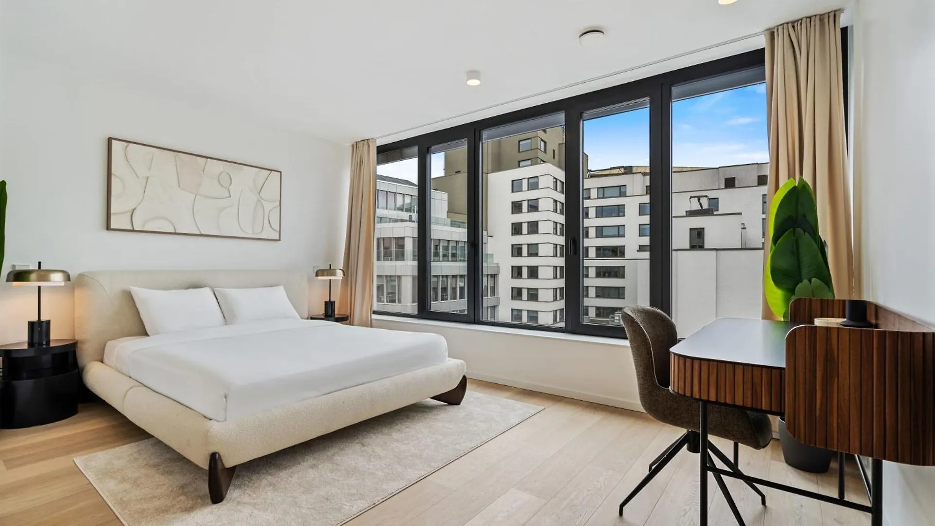 Upscale Urban Apartment Style & Comfort For Six Luxemburg Luxemburg