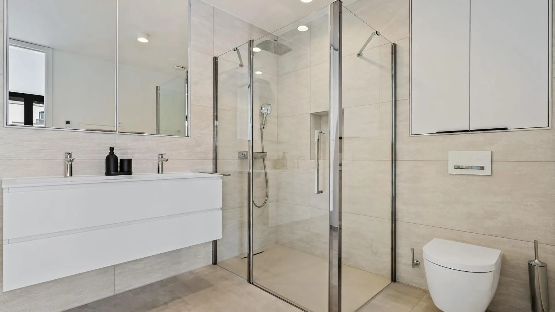 Upscale Urban Apartment Style & Comfort For Six Luxemburg
